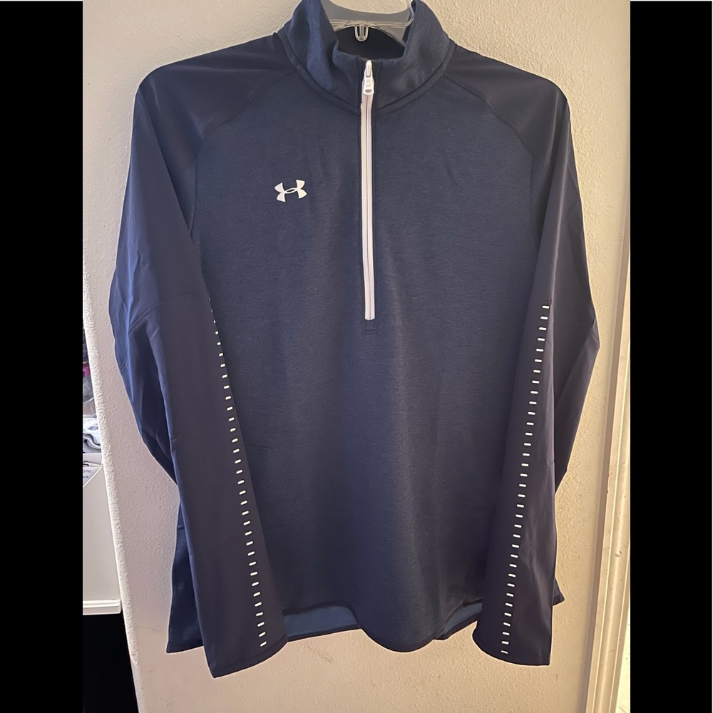 Cold gear women’s XL under armour windbreaker